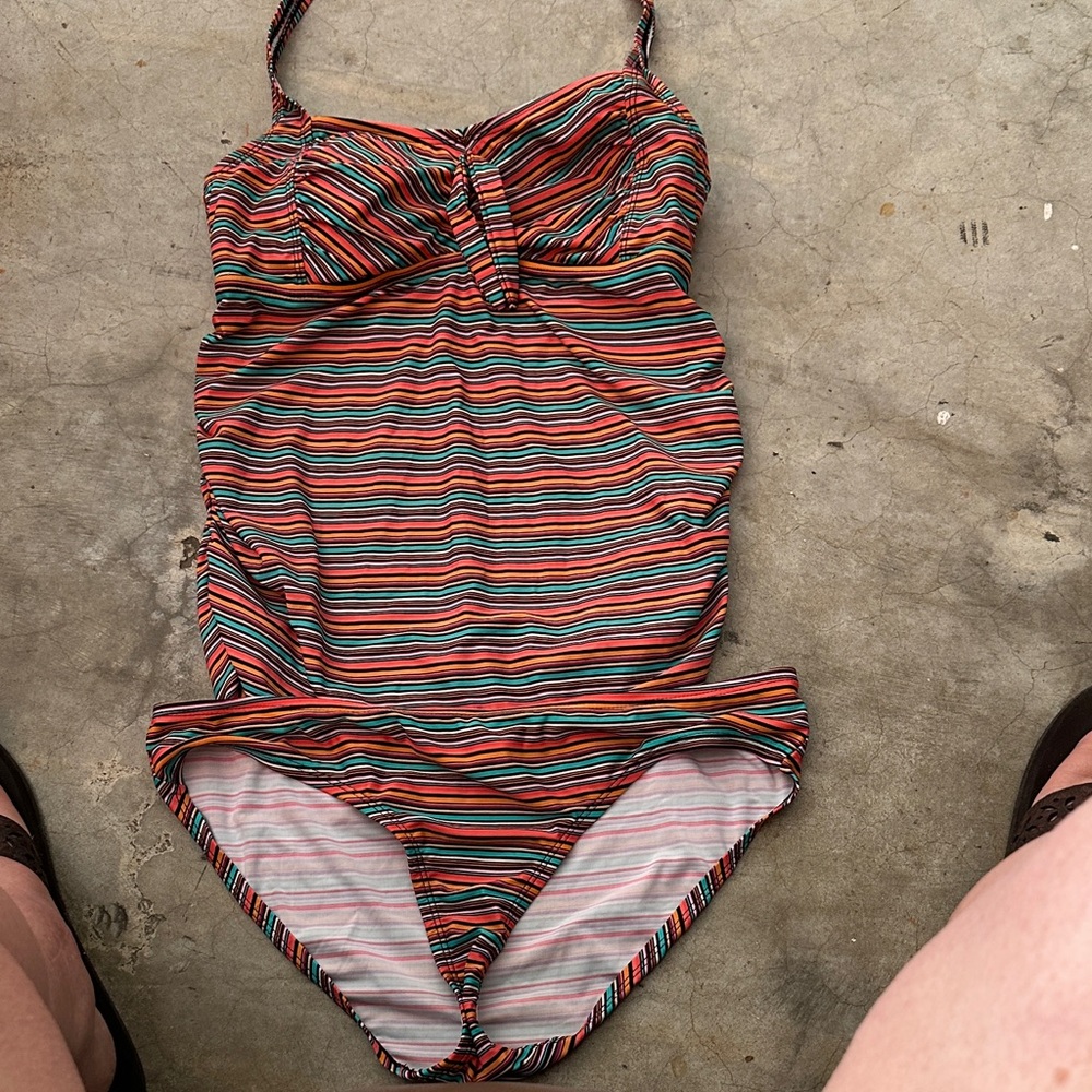 Women’s maturity Multicolor Striped two-Piece Swimsuit - Ruched Bust